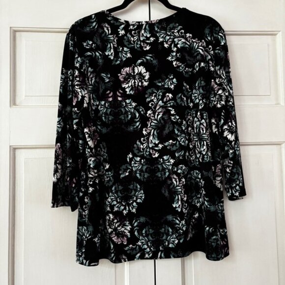 Chico's Size 2‎ Purple Black Teal Floral V Neck Blouse Chicos Large Flowy Slinky - Picture 6 of 8